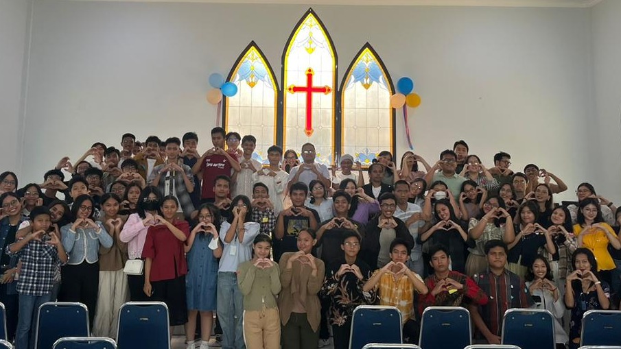 Tinggal Dalam Komunitas